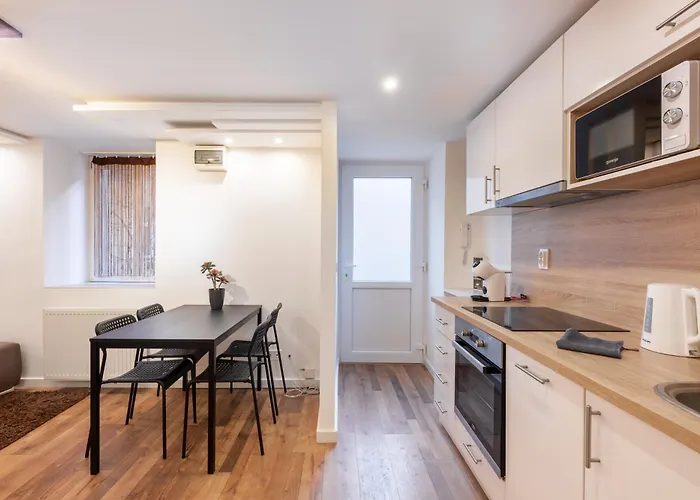 Sz27 A Szekely Apartment